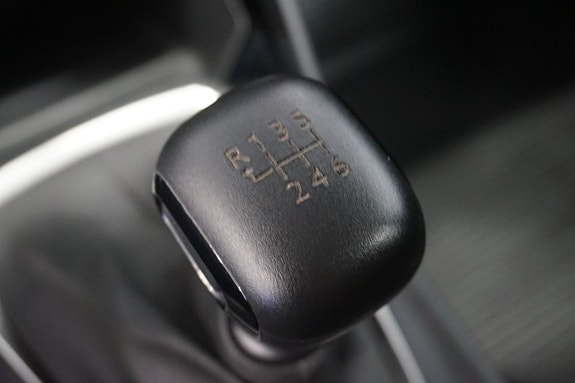 Peugeot 208 17 of 22