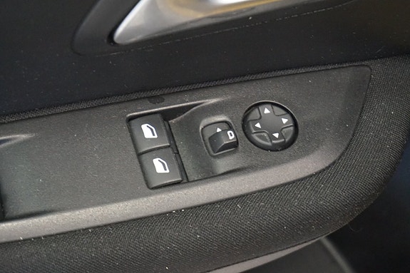 Peugeot 208 15 of 22