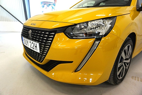 Peugeot 208 3 of 5