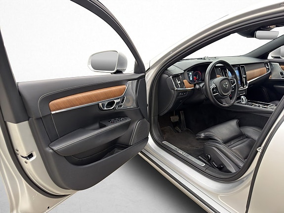 Volvo S90 10 of 30