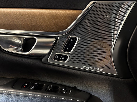 Volvo S90 15 of 30