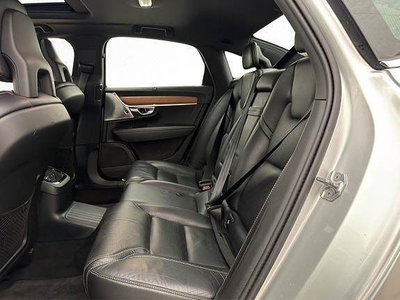 Volvo S90 29 of 30