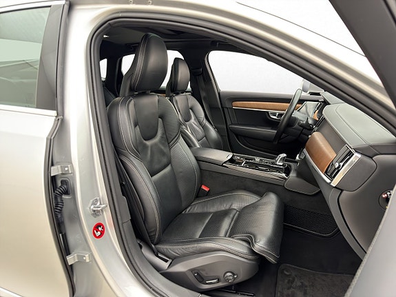 Volvo S90 27 of 30