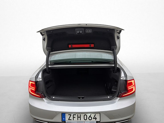 Volvo S90 30 of 30