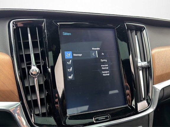 Volvo S90 25 of 30