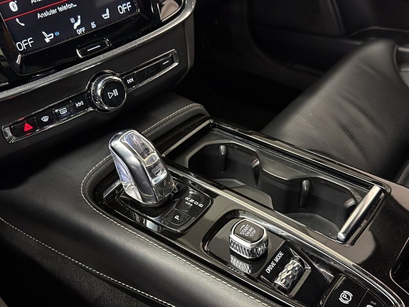Volvo S90 26 of 30