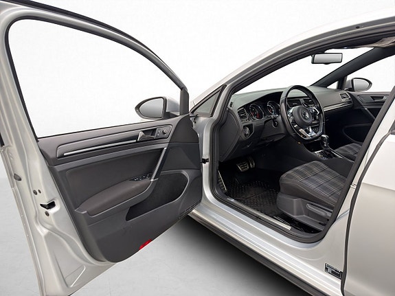Volkswagen Golf I 11 of 30