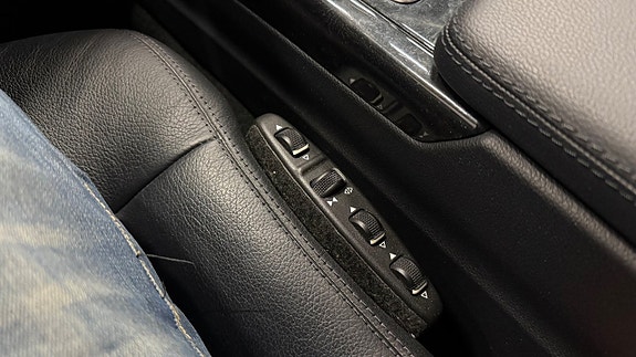 Mercedes-Benz E350 24 of 29