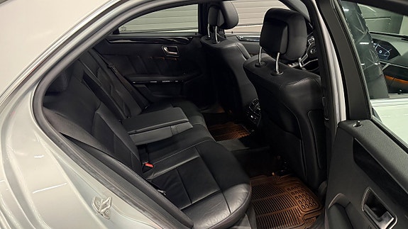 Mercedes-Benz E350 17 of 29