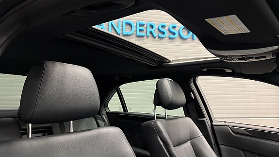 Mercedes-Benz E350 10 of 29