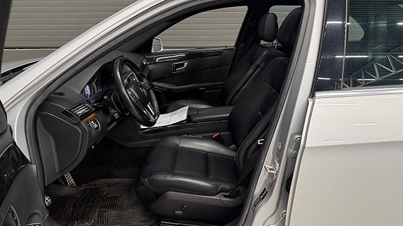 Mercedes-Benz E350 13 of 29