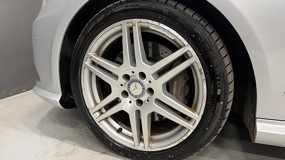 Mercedes-Benz E350 12 of 29