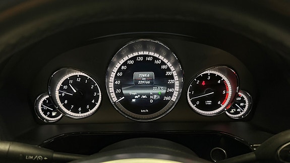 Mercedes-Benz E350 23 of 29