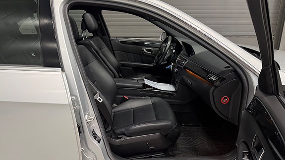 Mercedes-Benz E350 18 of 29