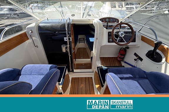 Aquador 23 HT med Mercruiser 4,3 EFI - 2002 10 of 13