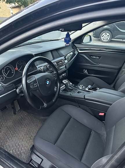 BMW 520d 2 of 5