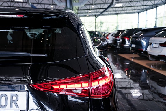 Mercedes-Benz C300 e 8 of 30