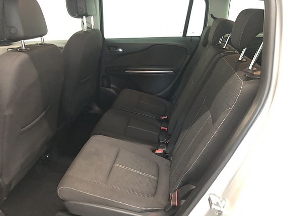 Opel Zafira Tourer 7 of 10