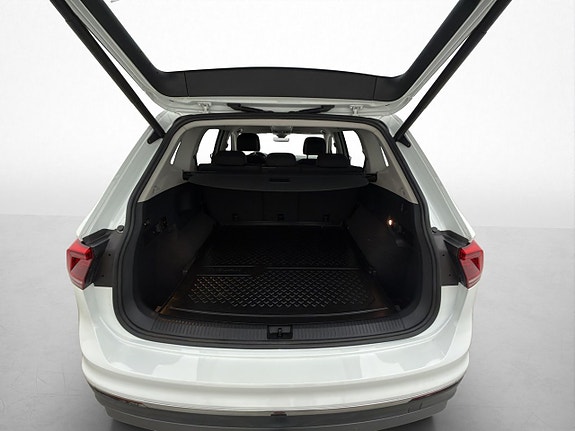 Volkswagen Tiguan Allspace 27 of 30