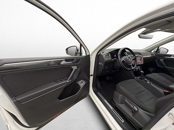 Volkswagen Tiguan Allspace 11 of 30
