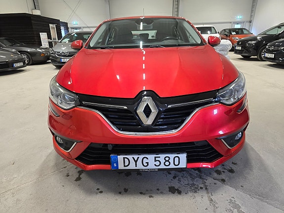 Renault Megane IV 3 of 5