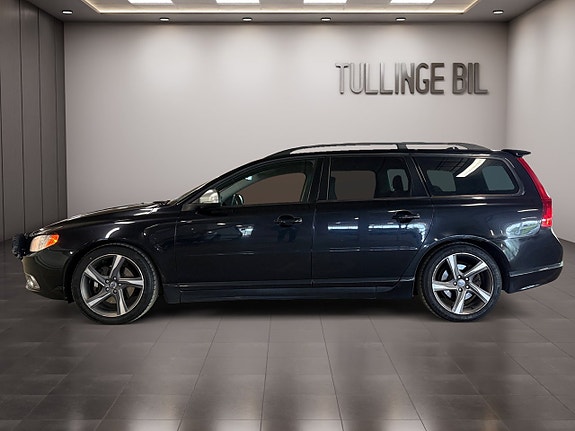 Volvo V70 2 of 5