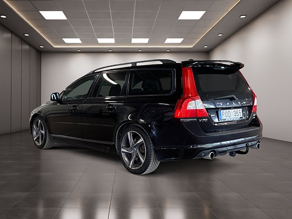 Volvo V70 3 of 5