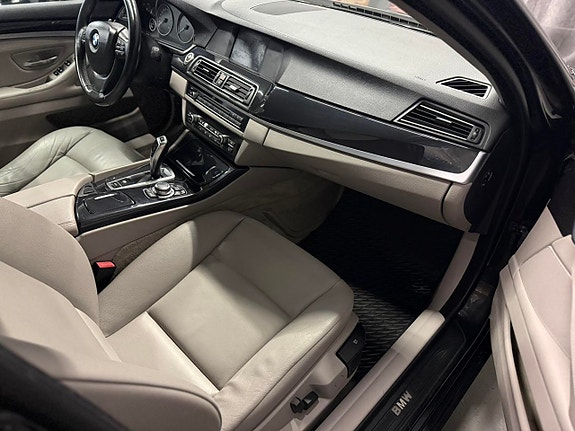 BMW 525d 4 of 5