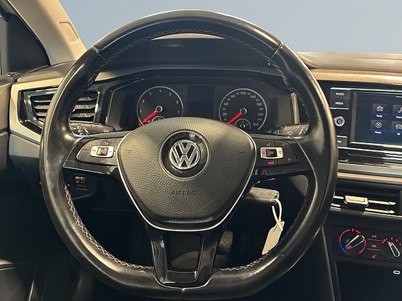 Volkswagen Polo 15 of 19
