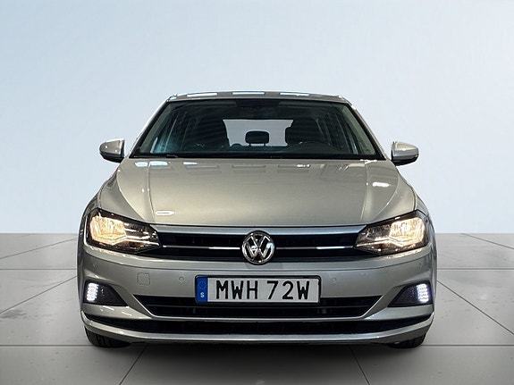 Volkswagen Polo 2 of 5