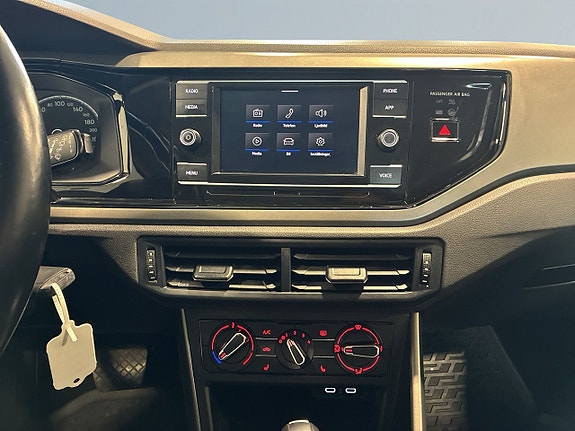 Volkswagen Polo 10 of 19