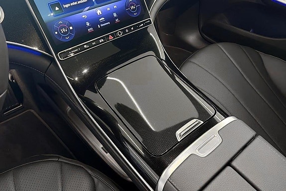 Mercedes-Benz EQE350 12 of 16