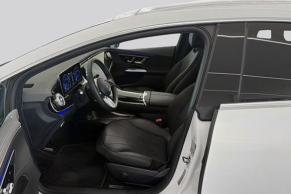 Mercedes-Benz EQE350 8 of 16