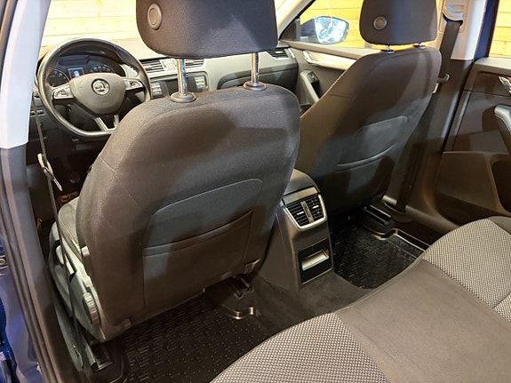 Skoda Octavia 16 of 24