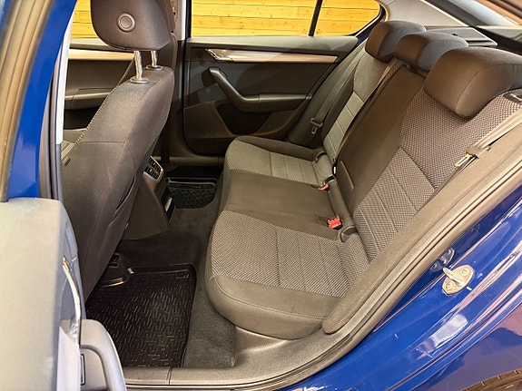 Skoda Octavia 15 of 24