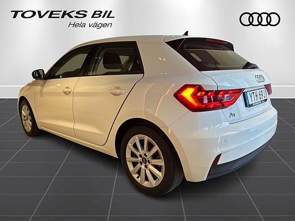 Audi A1 3 of 12