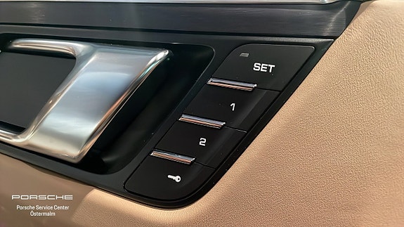 Porsche Macan GTS 14 of 14