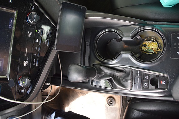 Toyota Camry 13 of 18