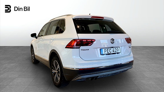 Volkswagen Tiguan 3 of 15