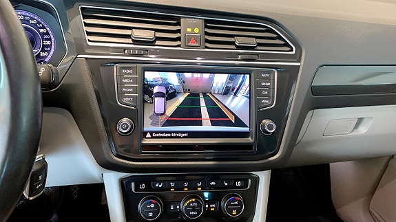 Volkswagen Tiguan 9 of 15