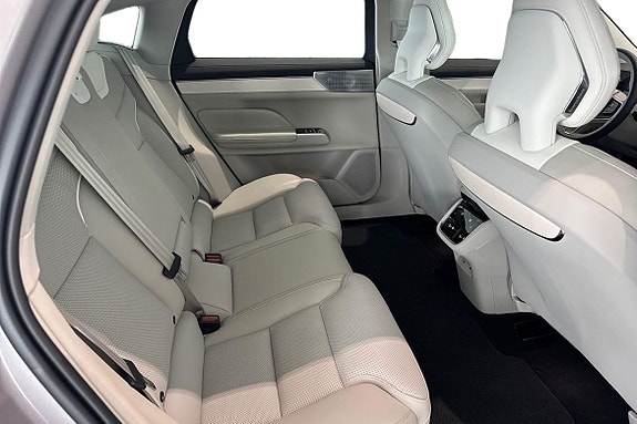 Volvo ES90 17 of 22