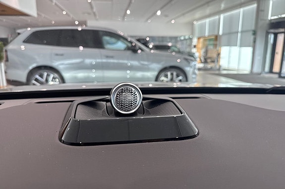 Volvo ES90 21 of 22