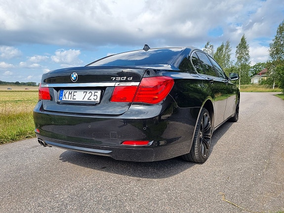 BMW 730 2 of 5