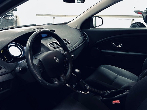 Renault Megane 12 of 18