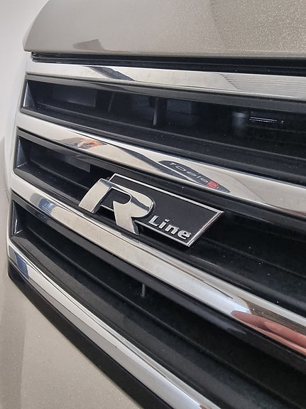Volkswagen Passat 24 of 26