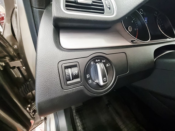 Volkswagen Passat 15 of 26