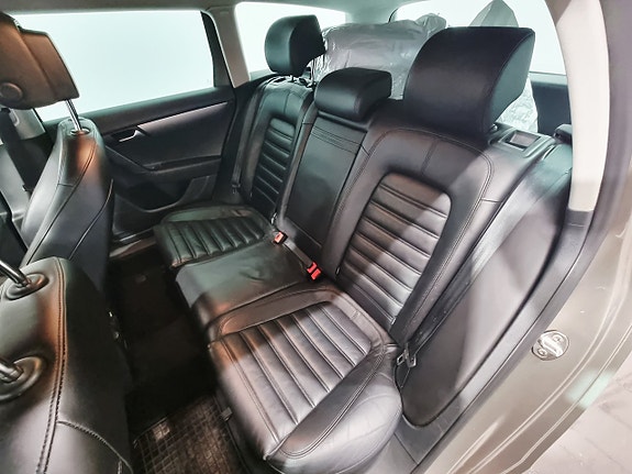Volkswagen Passat 9 of 26