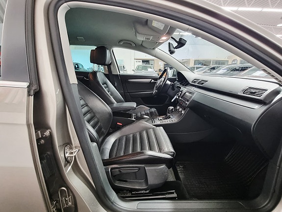Volkswagen Passat 19 of 26