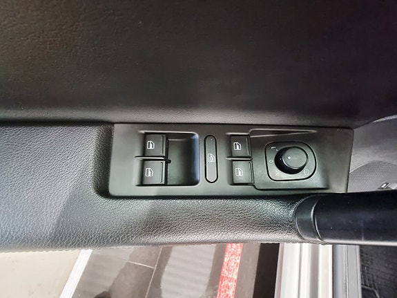 Volkswagen Passat 16 of 26