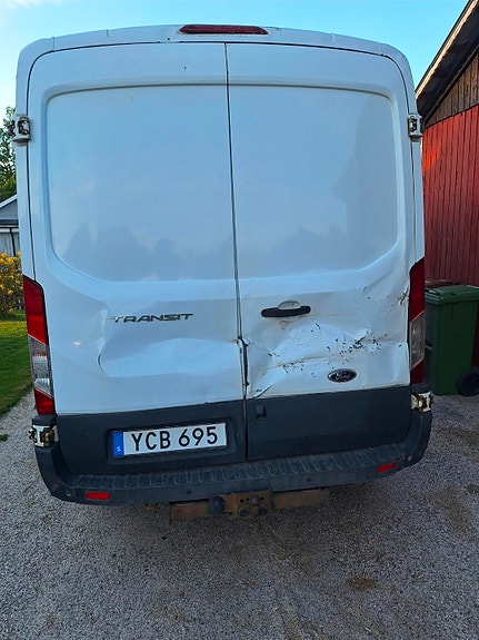 Ford Transit 3 of 4